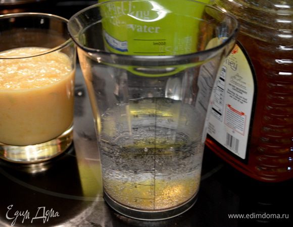 Разольем по бокалам ,добавим мед 1 ч.л. или по вкусу.