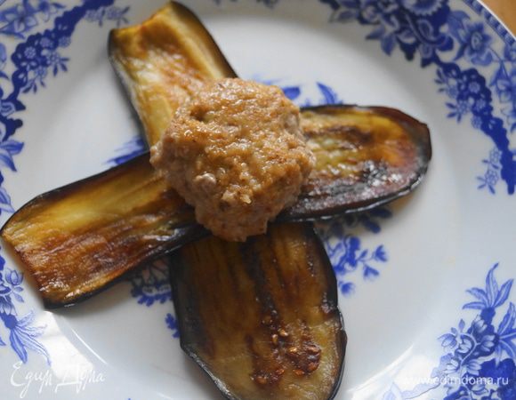 В середину положить котлету