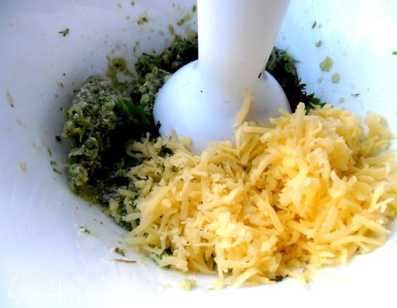 Количество соли зависит от солёности сыра. 