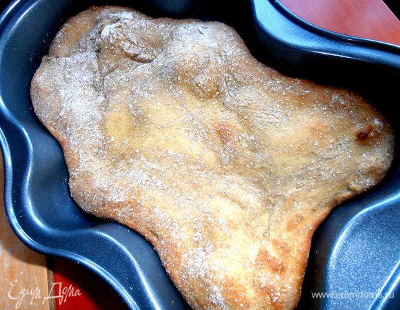 Вынимаем пшенично-ржаной хлебушек... Духовку не выключаем!