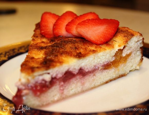 Украсить можно клубникой и персиками, а для тех, кто любит послаще, рекомендую полить ее сгущенным молоком))) 