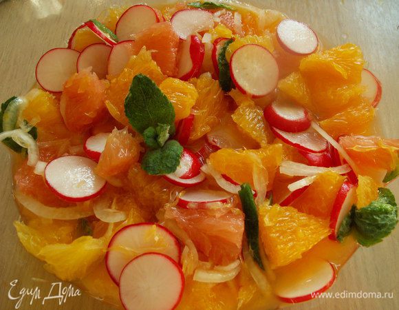  Уже не в первый раз делала салат "Марокканский" от Елены (Elenissima ). Сочетание мяты и апельсинов меня покорило.