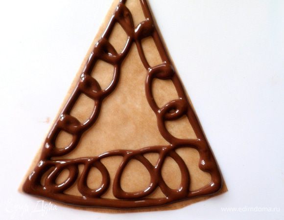 затем зарисовываем середину