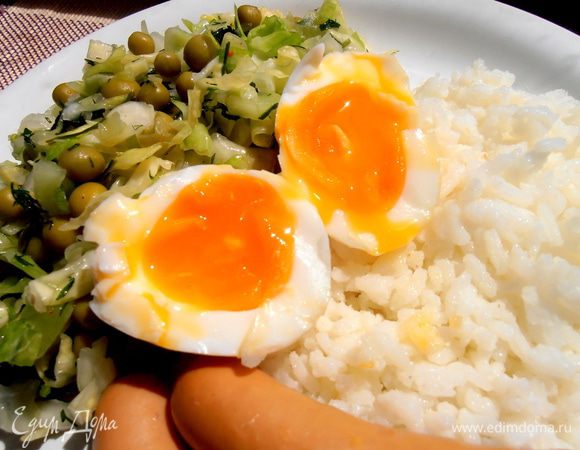 Мои очень любят яйца,поэтому украсим блюдо вот таким не крутым яичком)))