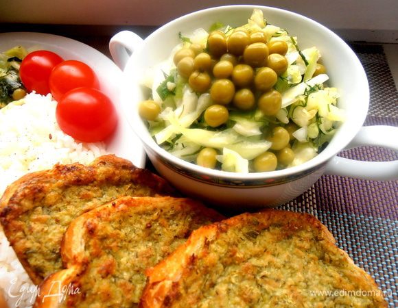 Сырные гренки с чесночком ( http://www.edimdoma.ru/retsepty/55482-aromatnyy-hlebushek-i-grenki-s-chesnochno-syrnym-pripekom) отлично вписались в обед)))