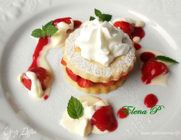 P.S. Если вы не желаете делать такое мороженое ( и зря!))), положите вместо него по ложке густых сливок.