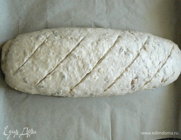 Расстойка 1,5-2 часа до увеличения вдвое, в зависимости от силы закваски. Перед выпечкой  сделайте надрезы.
