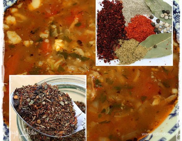 Специи. Тут наряду с рекомендованными я набор немного расширил.
Во-первых, я взял столовую ложку смеси для шурпы и харчо, которую мне сделал Абдулло. Очень ароматно и немного остро.
По чайной, без горки ложки, уцхо и хмели сунели. Такую же дозу нежгучего красного перца и почти полную столовую ложку сухих помидорок. И по нескольку горошинок перца черного и душистого белого. Да пару (у меня они маленькие попались) лаврушечков. Ну и соль, конечно.
