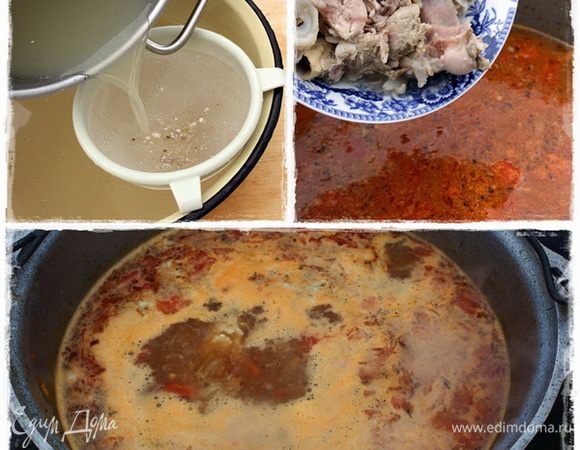 Бульон хорошо процеживаем и заливаем в котелок. И мясо тоже туда же отправляем. А потом доводим до кипения.