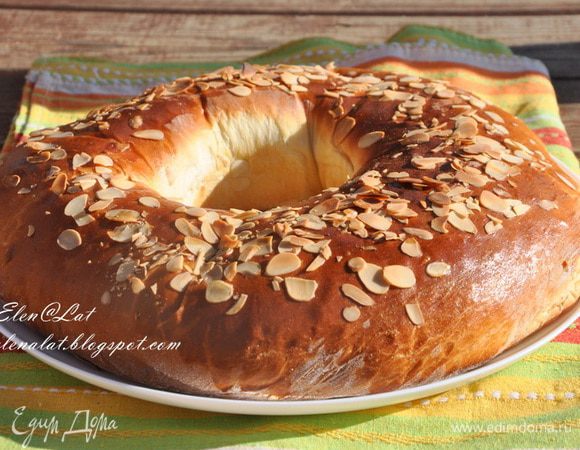 Вот такое румяное колечко получилось)))
Приятного аппетита!!!