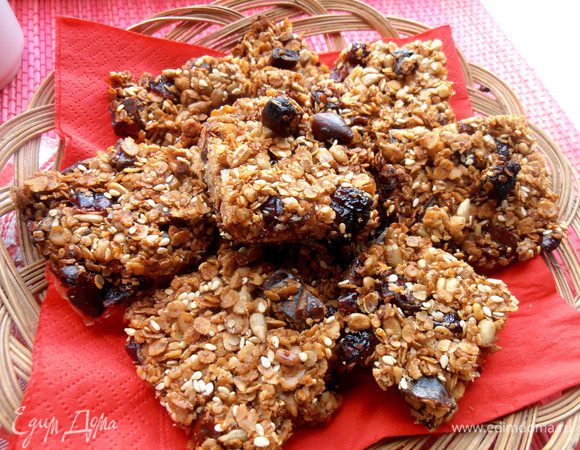 Выкладываем наши мюсли-квадратики и хрустим-хрустим)))