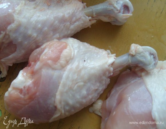 Острым ножом подрезать кожу у кончиков ножки.