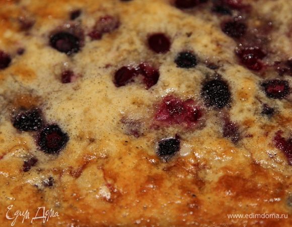 Духовка разогрета до 180 градусов. Ставим противень в духовой шкаф на 60 минут.
