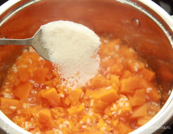 Посолите, положите сахар.