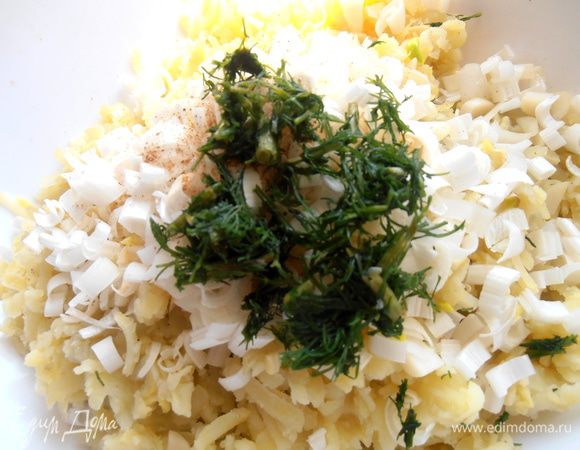 Добавляем свежий порубленный укроп...