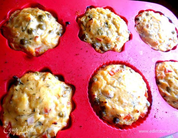 Выпекаем около получаса при 190*. Духовку я заранее не включала из-за жары,поэтому может и быстрее будут в разогретой готовы!!!