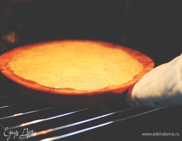 В рецепте сказано - ставить в печь на 1,5-2 часа.

Но в случае с тортиками - я не доверяю рецептам.
Печи разные, а выпечка - капризна.
Поэтому я сама отслеживаю необходимое количество времени и
показания градусника.