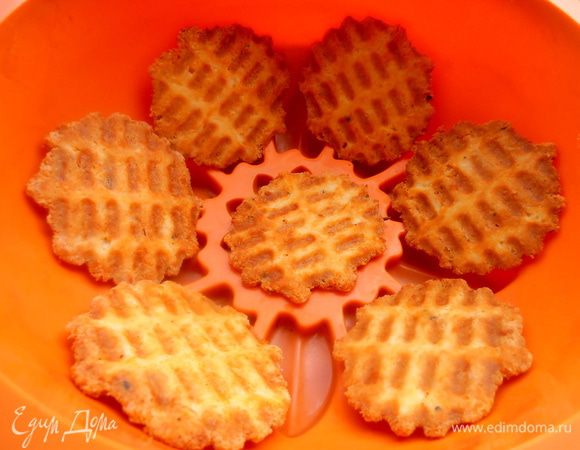 Ну ооочень сырно-вкусно получилось!!! Мои мальчишки взяли с собой в поездку и всей дружной компанией в машине хрустели)))