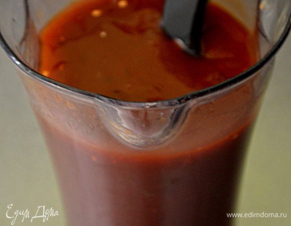 Приготовим соус смешав все ингредиенты в емкости.