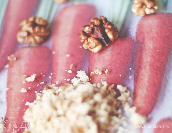 Измельчить грецкие орехи.