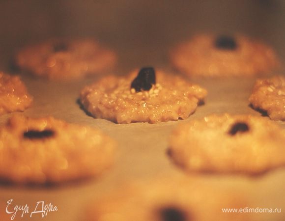 Выпекать такое печенье, по моим подсчетам, можно 
не более 15 минут.