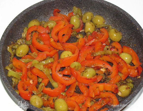 Накрыть и потушить еще 10 минут.