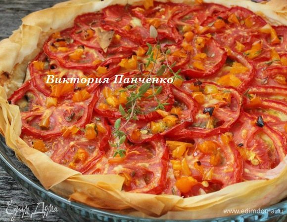 Запекать 40 минут при температуре 180 градусов. Пирог хорош как в горячем, так и в холодном виде...