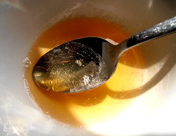 Желатин растворяем на водяной бане...