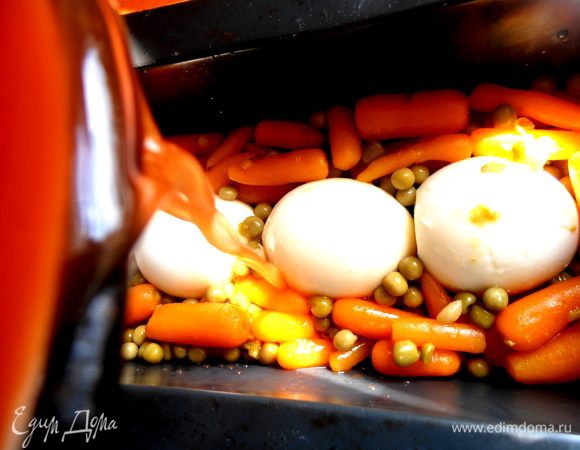 Начинаем вливать сок-заливку...