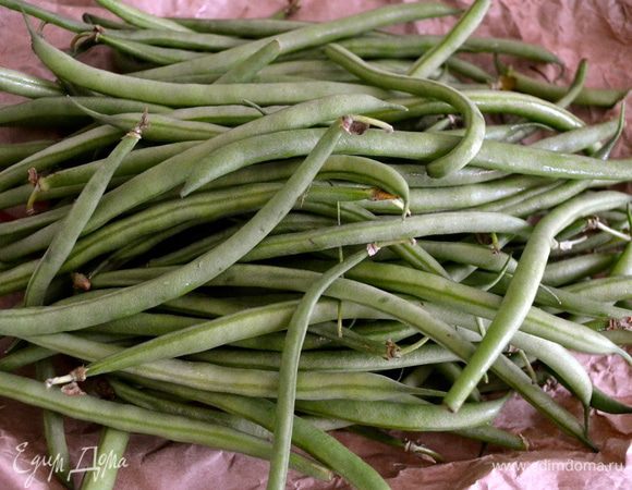 ....и свежая зеленая фасоль! ))) Все прямо с грядки! 
