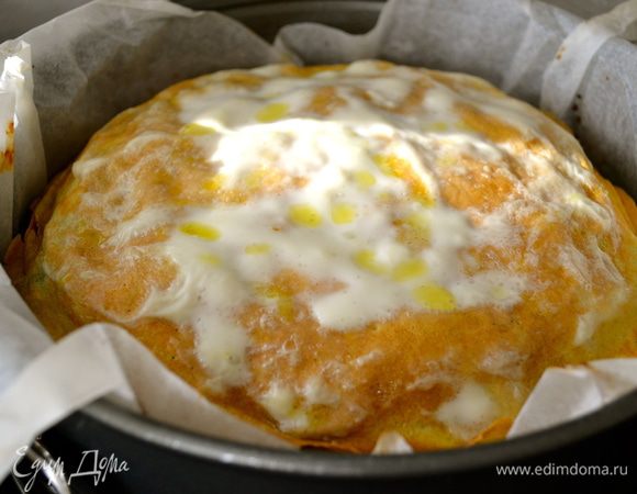 Готовой запеканке дать остыть в течение хотя бы 15 минут. 