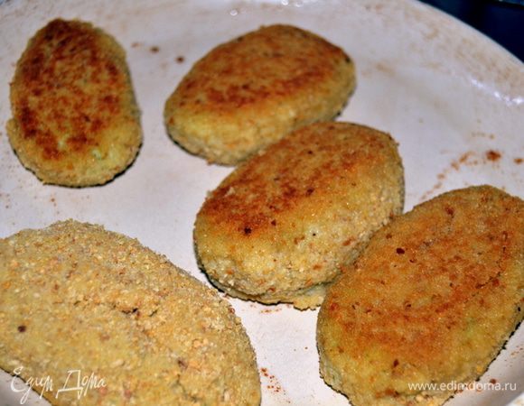 Обжариваем на растительном масле с двух сторон.