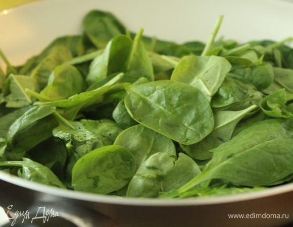 Обжарить на оливковом масле в течение 3-х минут.