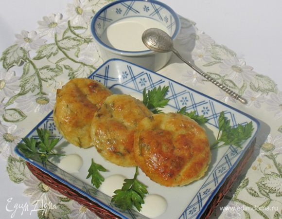 Приглашаем к столу и подаем со сметаной. Приятного аппетита. 