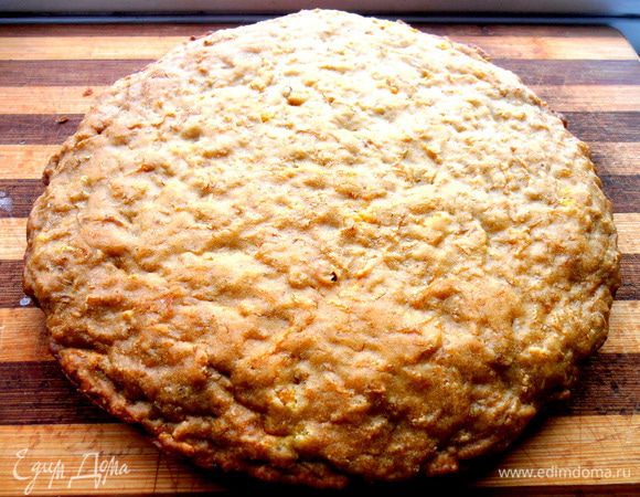 Через 25 минут проверяем серединку палочкой и корж готов!