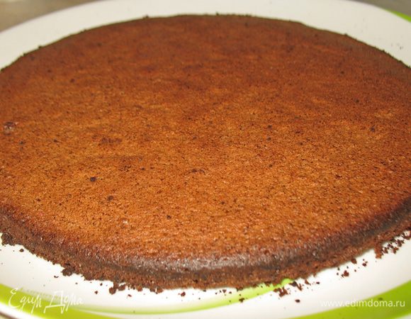 Готовим бисквит по рецепту Nin@ G.Lov, но только на 1\3 ее порции.  
http://www.edimdoma.ru/retsepty/49822-detskiy-tortik-s-fruktami-bez-glyutena-i-muki-kinder-torta. Корж охлаждаем. 