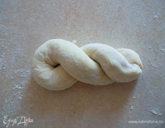 Сворачиваем рулетиком и переплетаем...