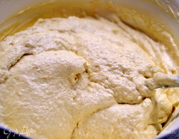 Добавить яйца,сахар ,соль,ваниль и постепенно добавляем муку. Все тщательно перемешиваем и оставляем на 30 минут.