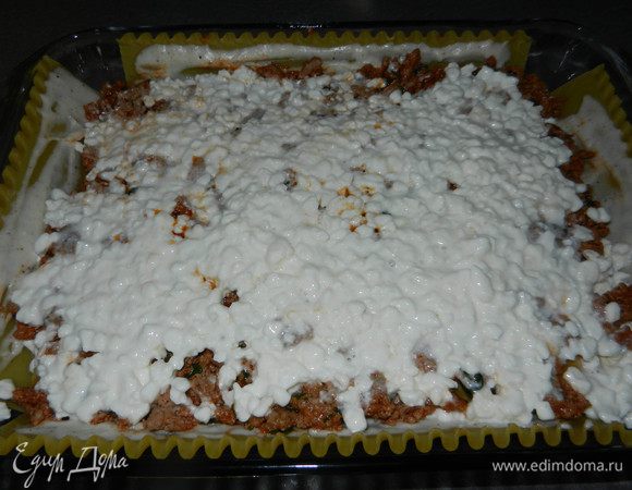 Повторяем слои - фарш + творог