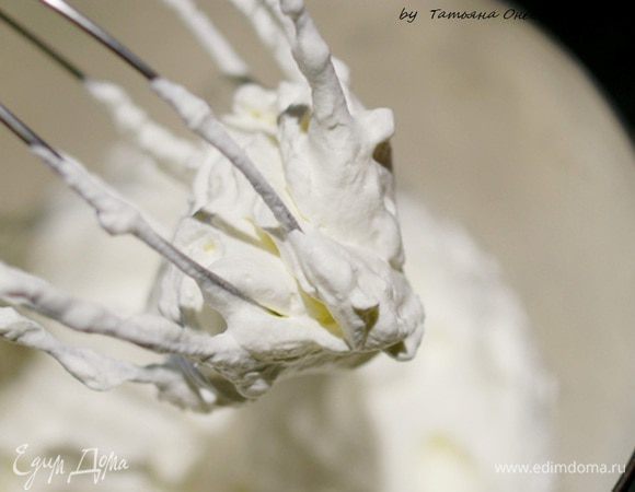 Взбиваем сливки. 