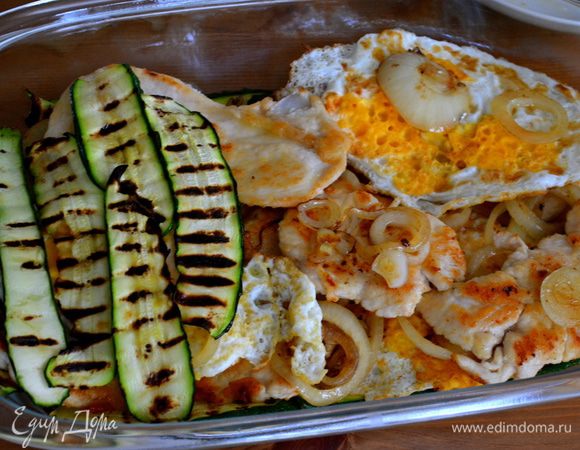 Последним слоем снова выложить полоски цуккни. 