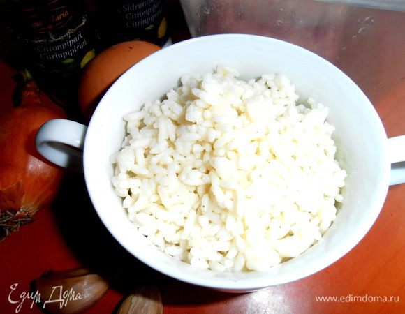 Вот такая чашка риса осталась..., ни то, ни сё... А в котлеты в самый раз)))