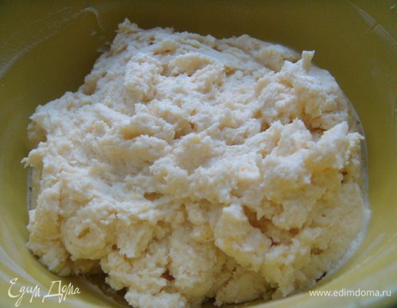 замесить однородное гладкое тесто