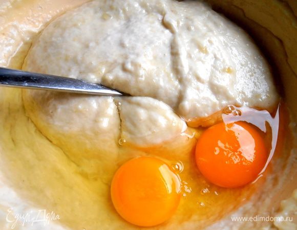 Вбиваем два больших яйца...