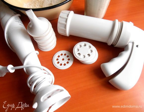 Я решила использовать пистолет-шприц с насадками.