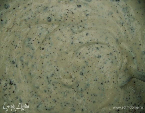  Если Вы счастливы и без мороженицы, то придется поставить крем в морозилку и взбивать его каждые 30-50 минут миксером около 6 раз, а потом добавить черный шоколад, тщательно размешать и снова отправить в морозилку на 1 час. А потом наслаждаемся чудесным летним десертом. BON APPETIT!