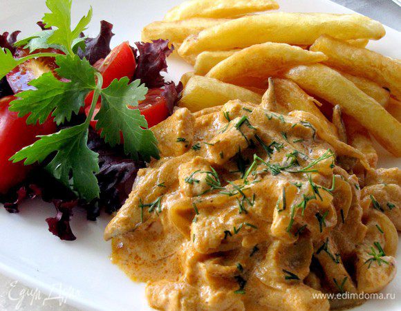 Подавать с любым гарниром и зеленью. У меня был картофель фри. Приятного аппетита.