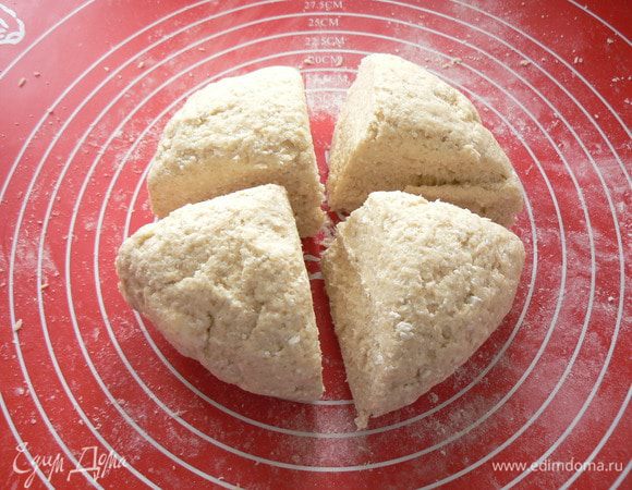 тесто разделить на 4 части