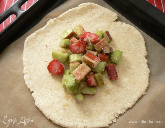 раскатать, уложить начинку