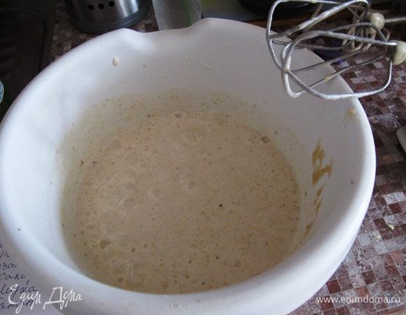 Белки взбить с сахаром.